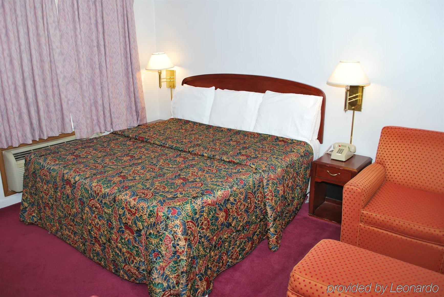 Majestic Inn & Suites Κλαμάθ Φολς Δωμάτιο φωτογραφία